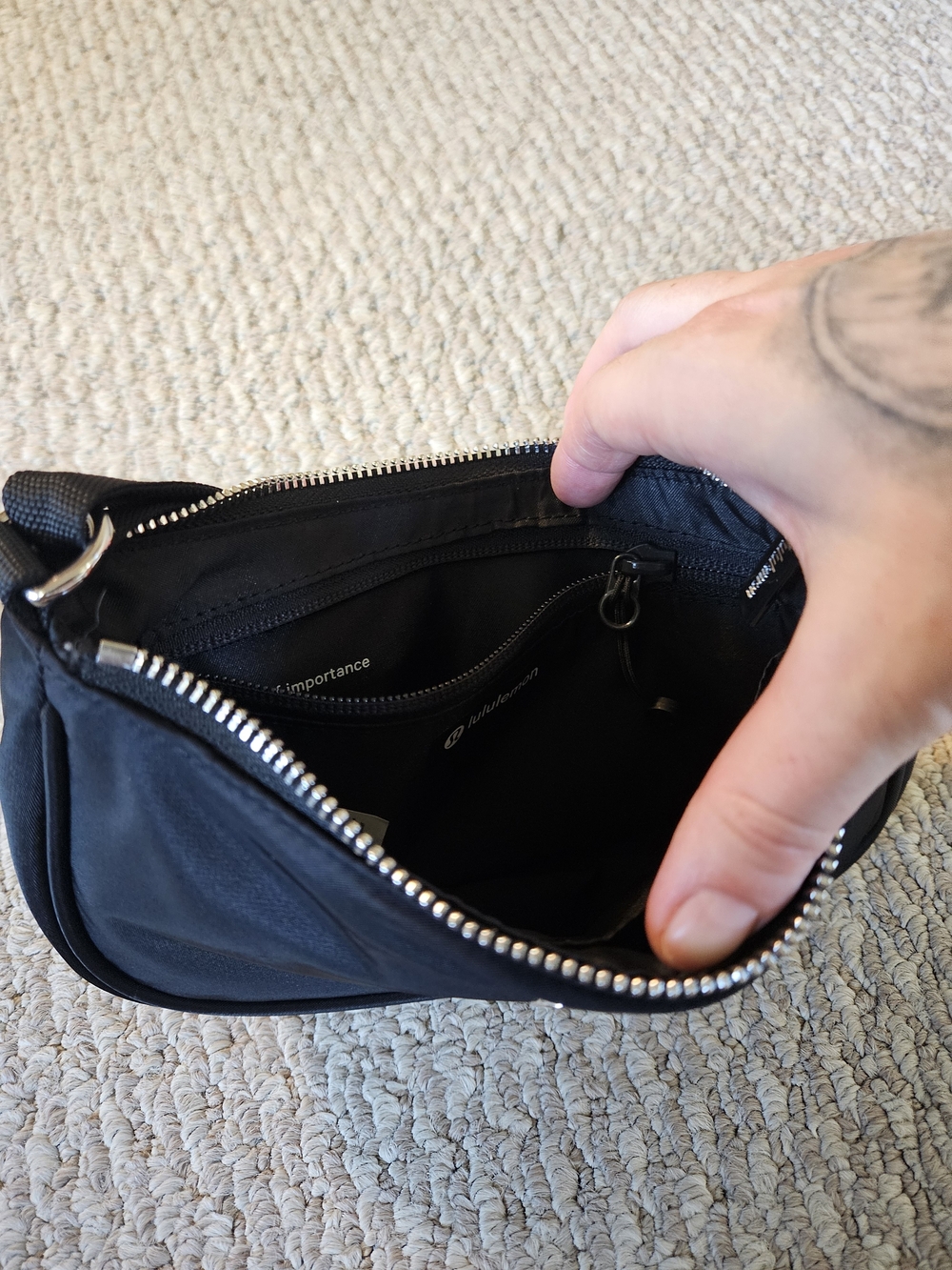 Lululemon City Essentials Mini Shoulder Bag - Picture 3 of 4